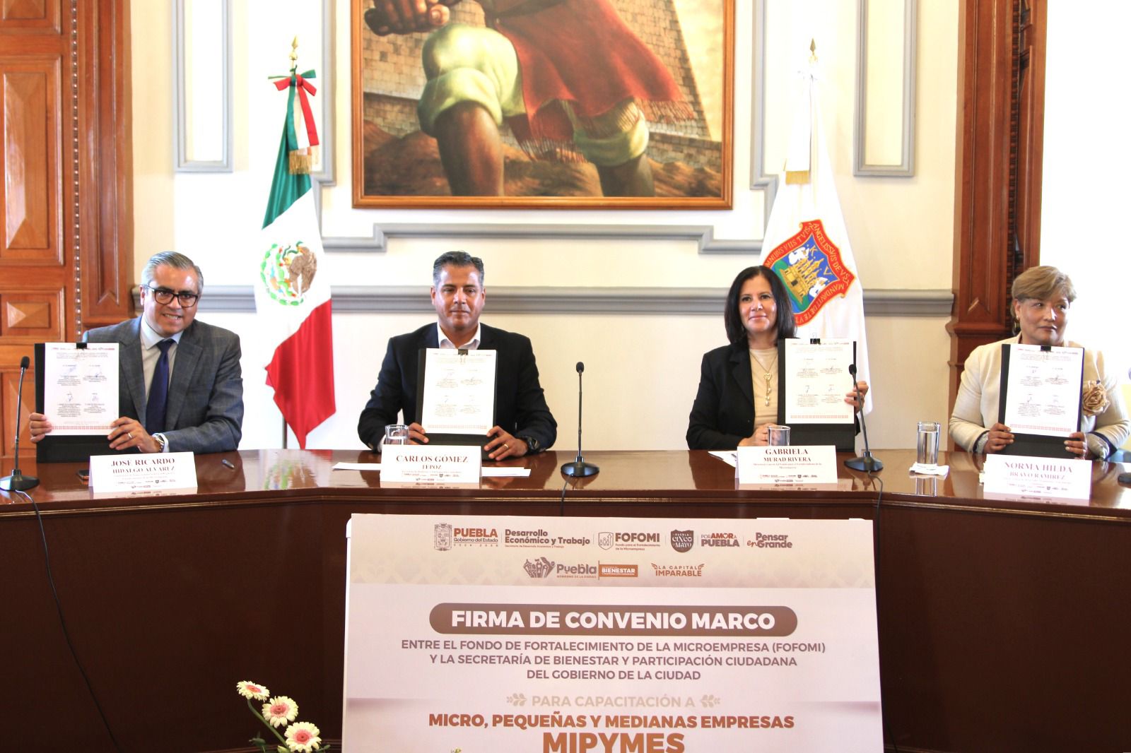 Firman Gobierno de la Ciudad y FOFOMI convenio para fortalecer negocios locales en la capital