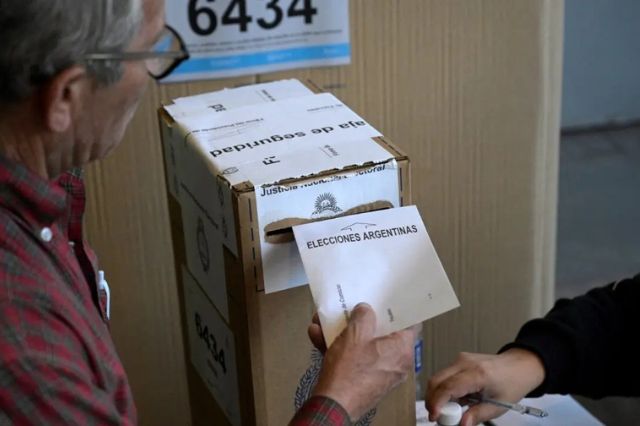 Peronismo gana en Buenos Aires y frena avance de Milei en elecciones