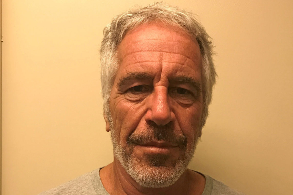 Víctimas de Epstein elaborarán lista de implicados y exigen transparencia al gobierno de Trump