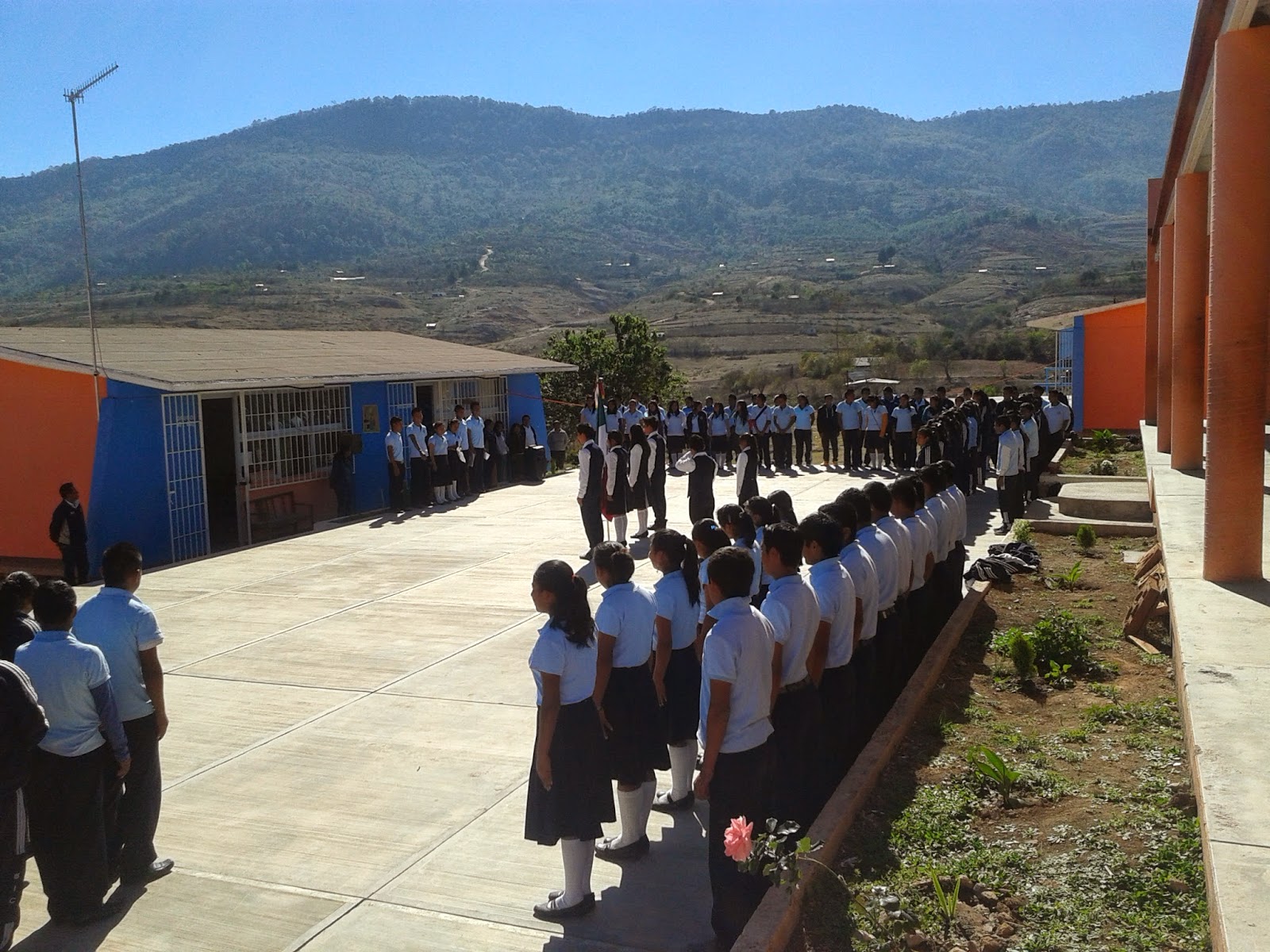 Bachilleratos en la Sierra Negra carecen en más de un 30 por ciento de docentes