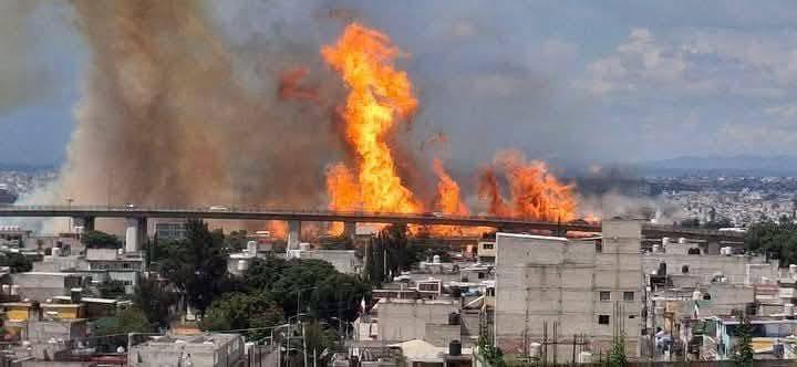 Sin reporte de poblanos lesionados tras explosión de pipa en CDMX, confirma Armenta 