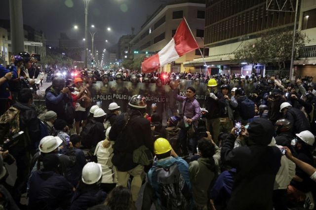 Manifestaciones en Lima contra Dina Boluarte terminan con 18 personas heridas