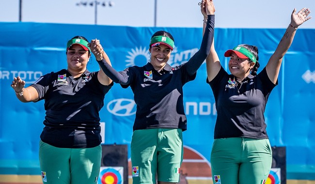 Andrea Becerra y Alejandra Valencia lideran equipo de tiro con arco