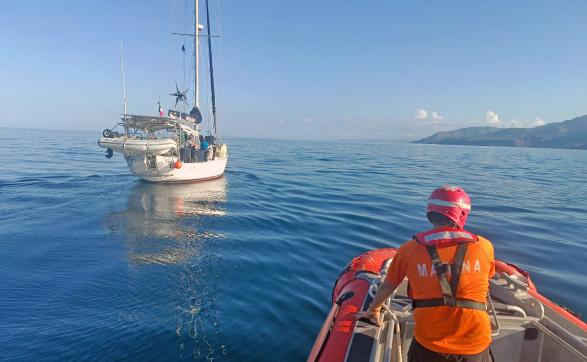 Marina rescata a ciudadano extranjero herido tras quedar a la deriva en BCS