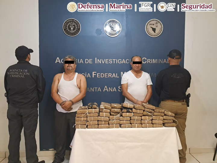 Detenidos dos hombres en Sonora que transportaban cerca de 50 kilos de heroína