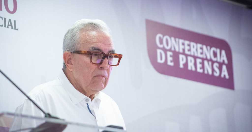 Atacan a balazos e incendian casa vinculada a Rocha Moya en Culiacán