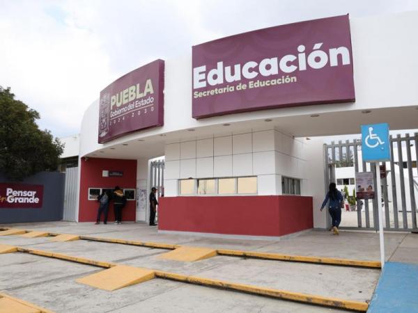 Regresan a clases presenciales estudiantes de 563 escuelas de la Sierra Norte de Puebla