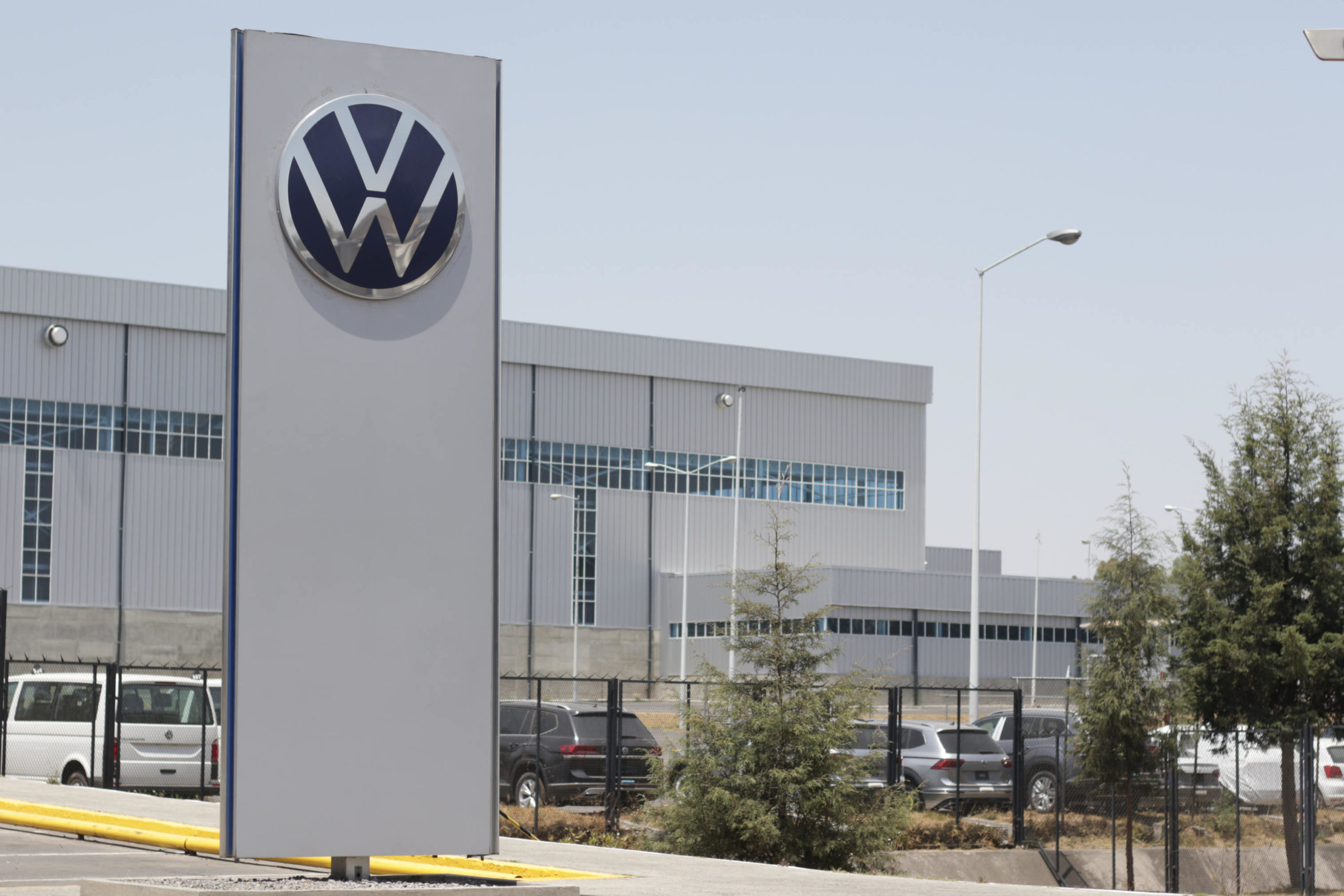 Más de mil obreros serán dados de baja en Volkswagen 