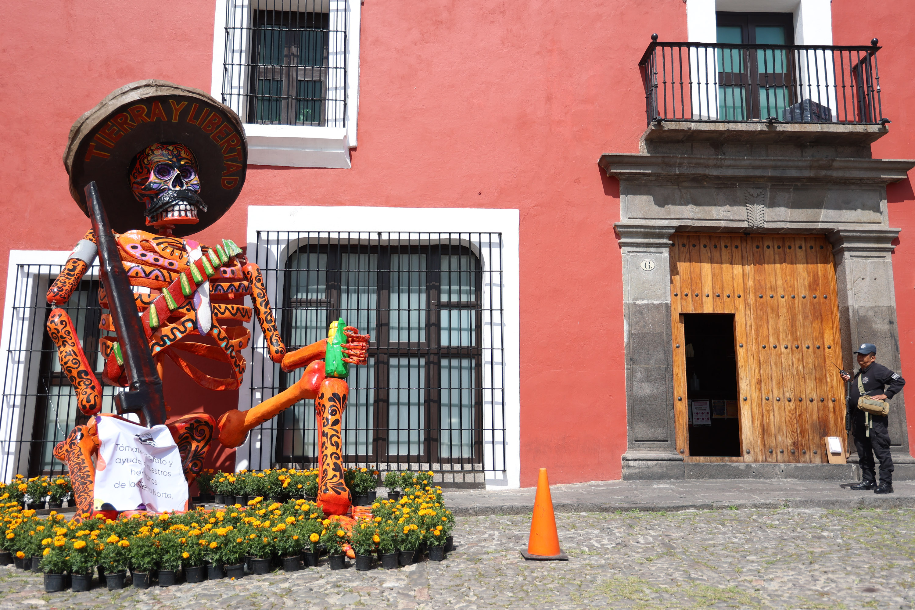Colocan Calavera en honor a Emiliano Zapata en Casa Aguayo