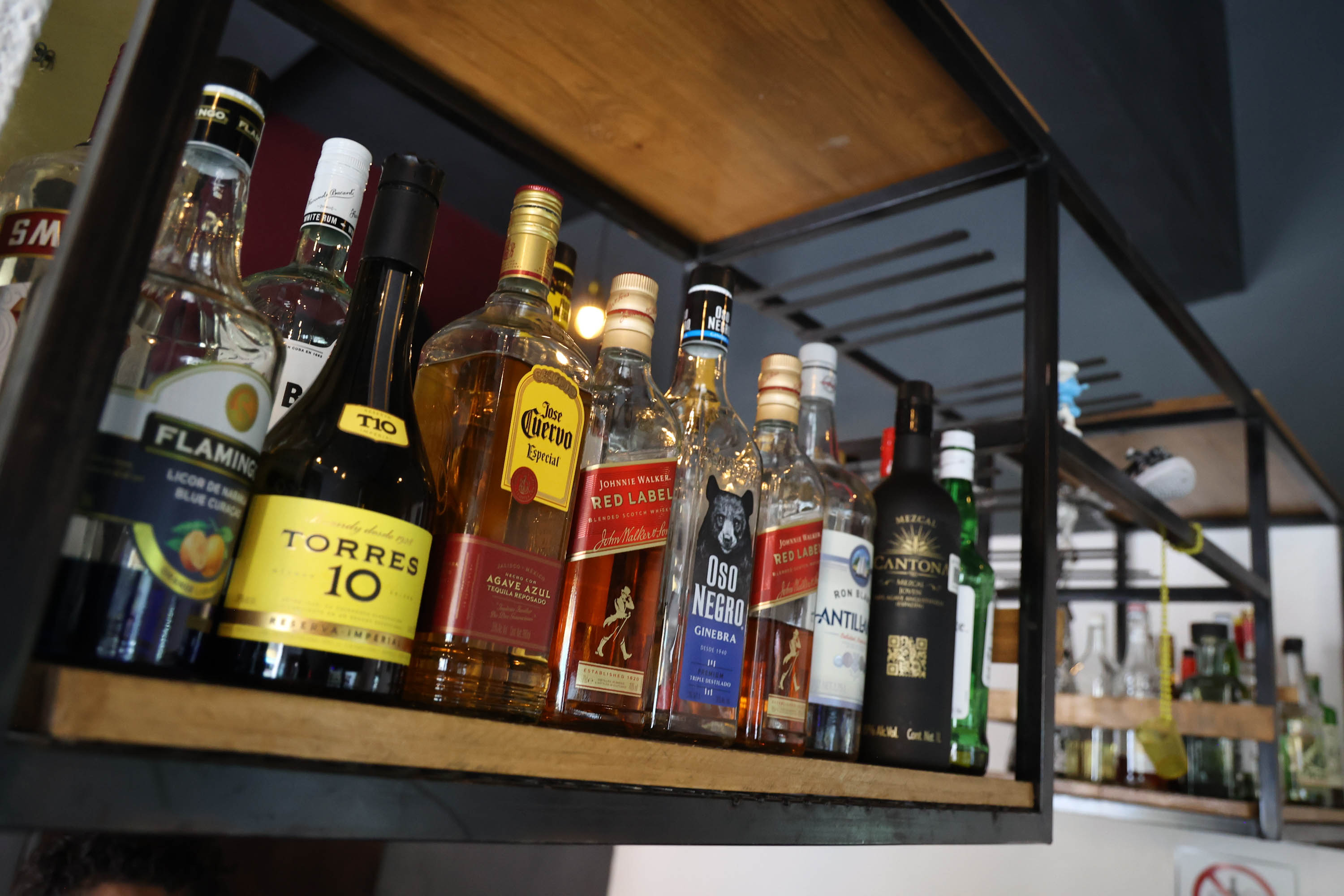 Bebidas alcohólicas adulteradas provocan intoxicaciones en Brasil 