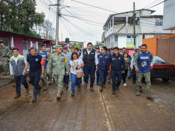 Armenta responde en zonas afectadas por lluvias y supervisa entrega de apoyos