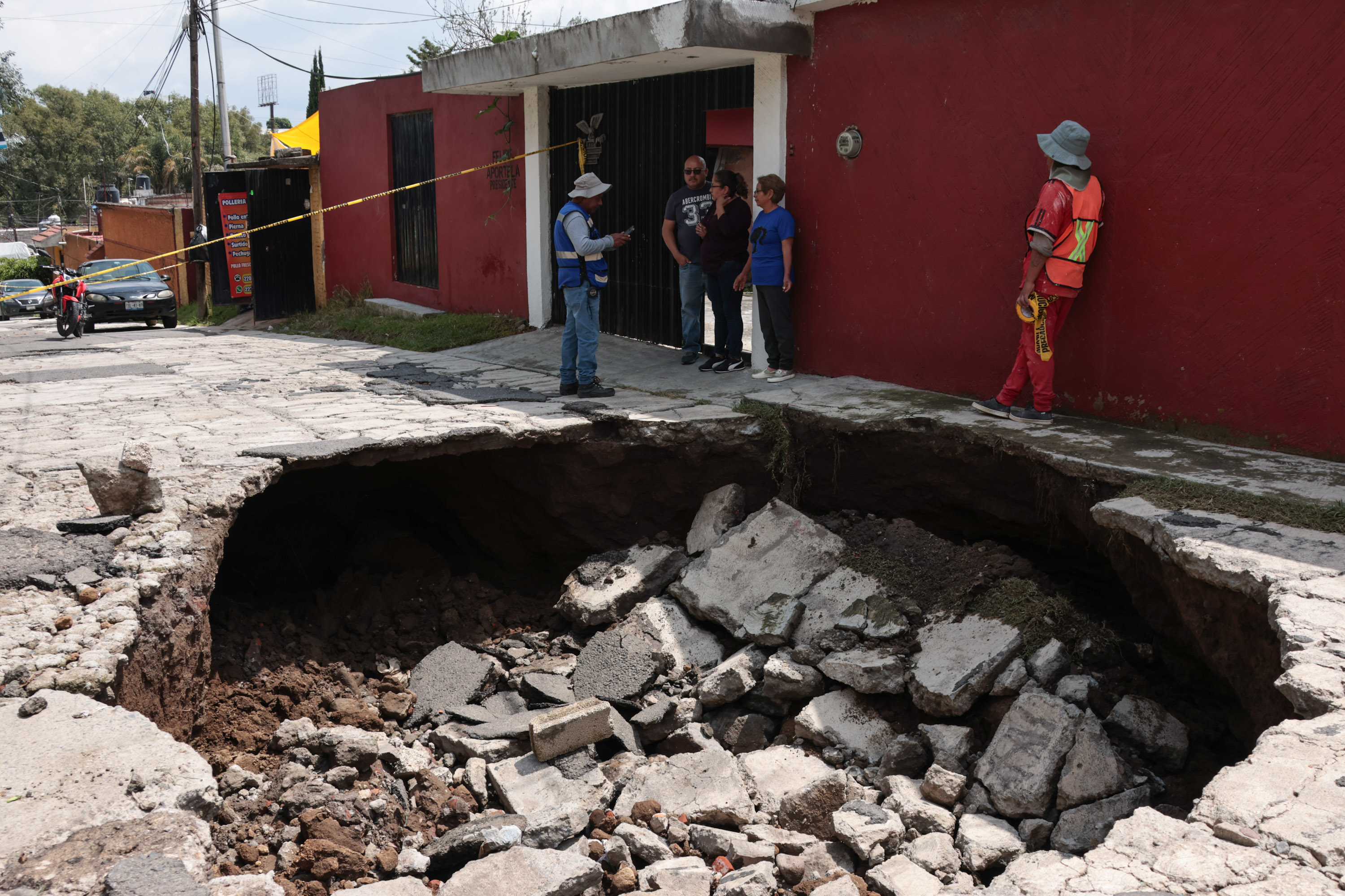 VIDEO Temporada de lluvias ha dejado 95 hundimientos o socavones en Puebla