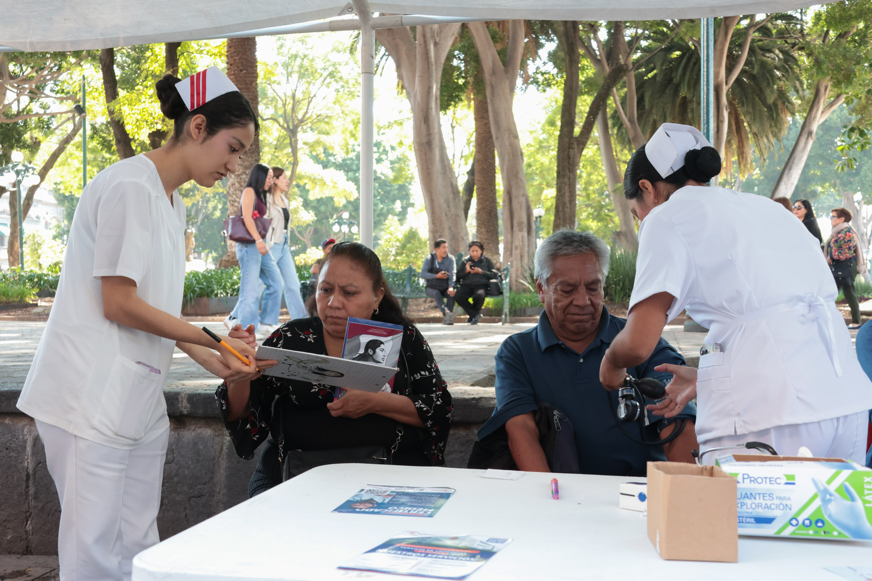 VIDEO Realizan Jornada de la Gente en el Zócalo de Puebla