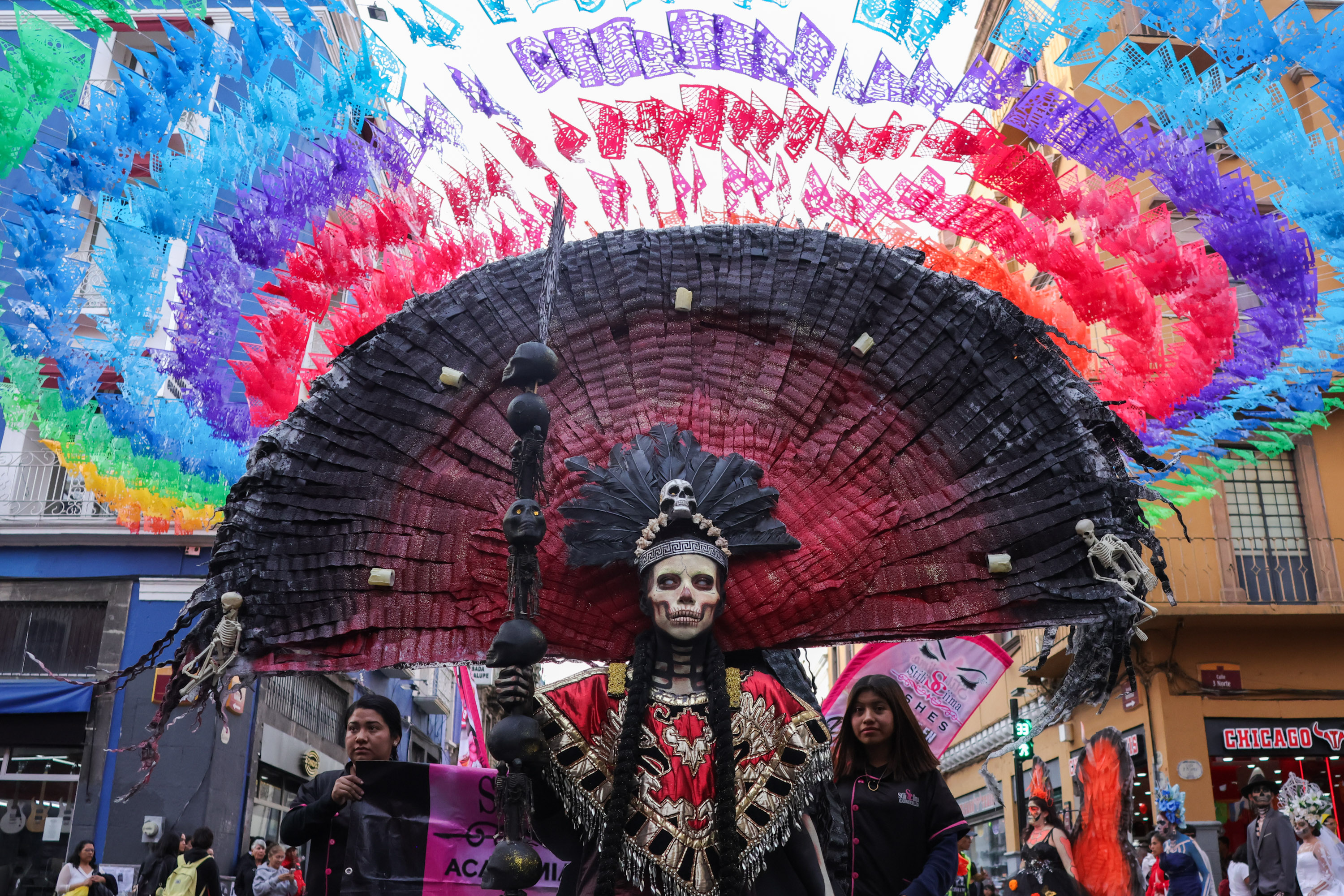 VIDEO Mercado Garibaldi realiza Desfile de Catrinas