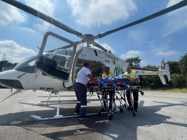 Trasladan a fémina al Hospital de la Mujer de Huauchinango con complicaciones en embarazo