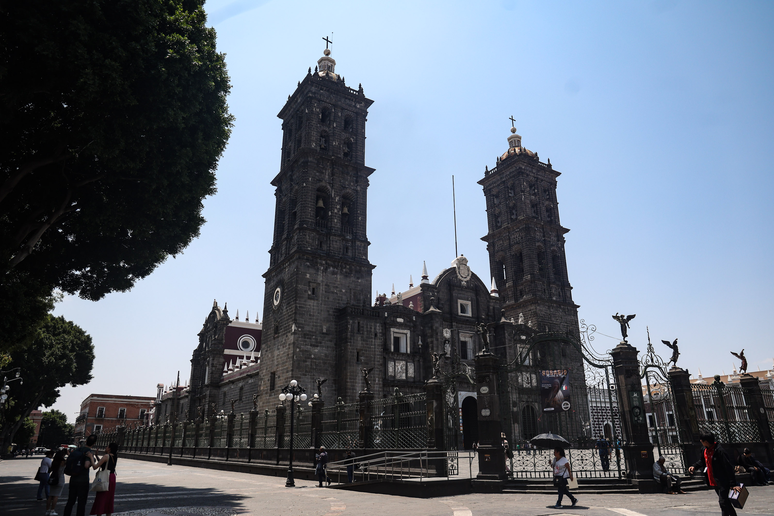 Fieles podrán acceder a criptas de Obispos y contemplar reliquias de Santos en la Catedral Angelopolitana 