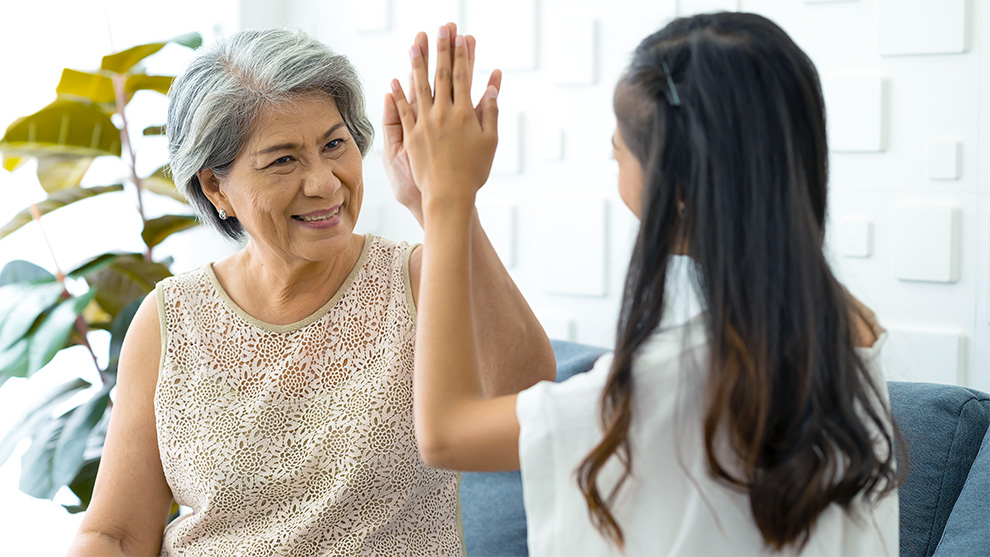 Abuelidad, clave en el cuidado temporal de las nuevas generaciones