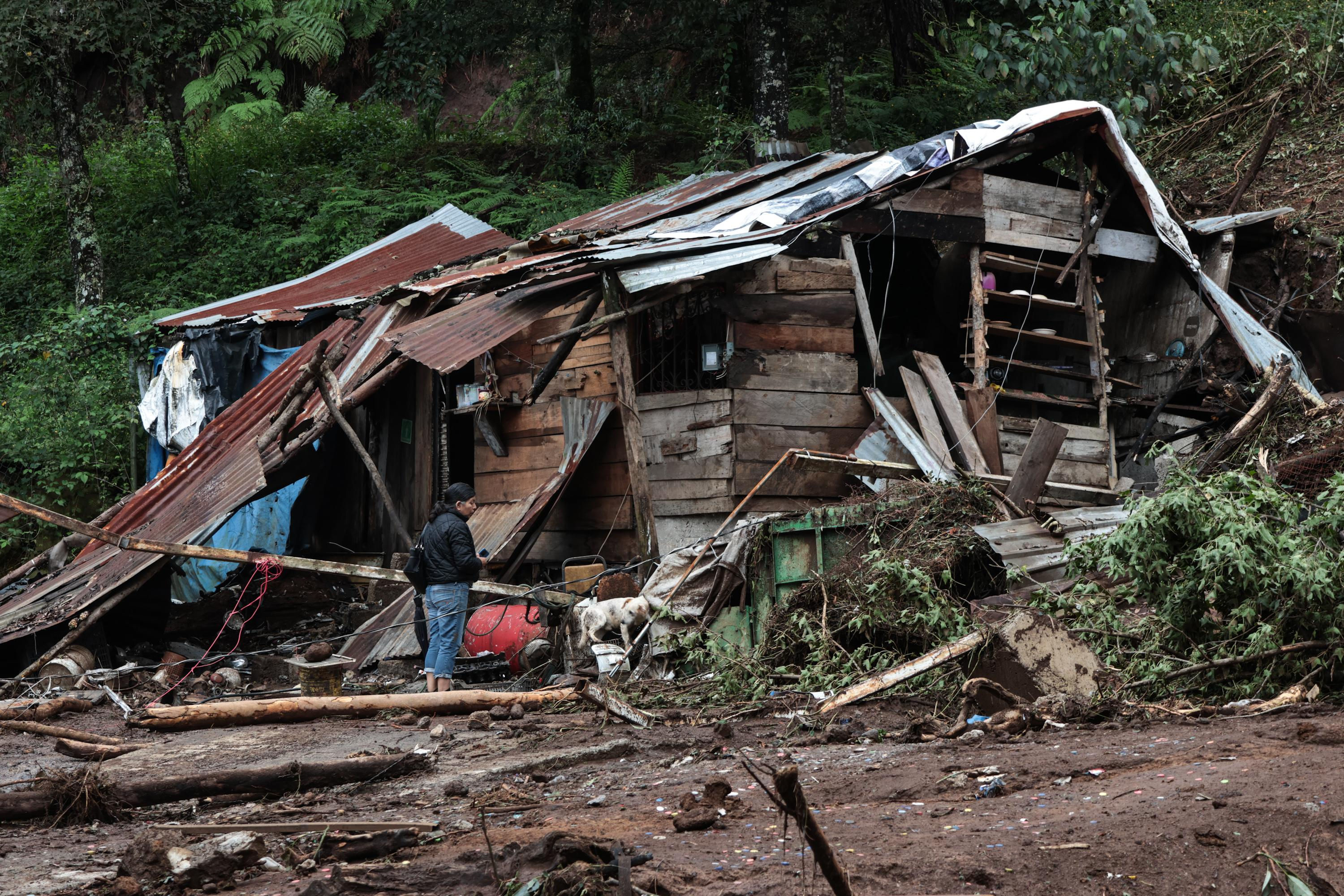 Crece a 13 el número de muertos por las lluvias en Puebla