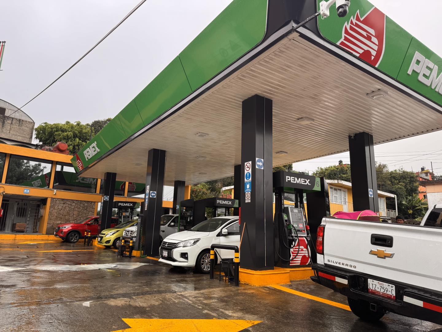 Pobladores denuncian desabasto de gasolina en el municipio de Huauchinango