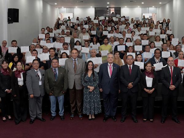 ISSSTEP entrega 156 nuevas bases a trabajadores