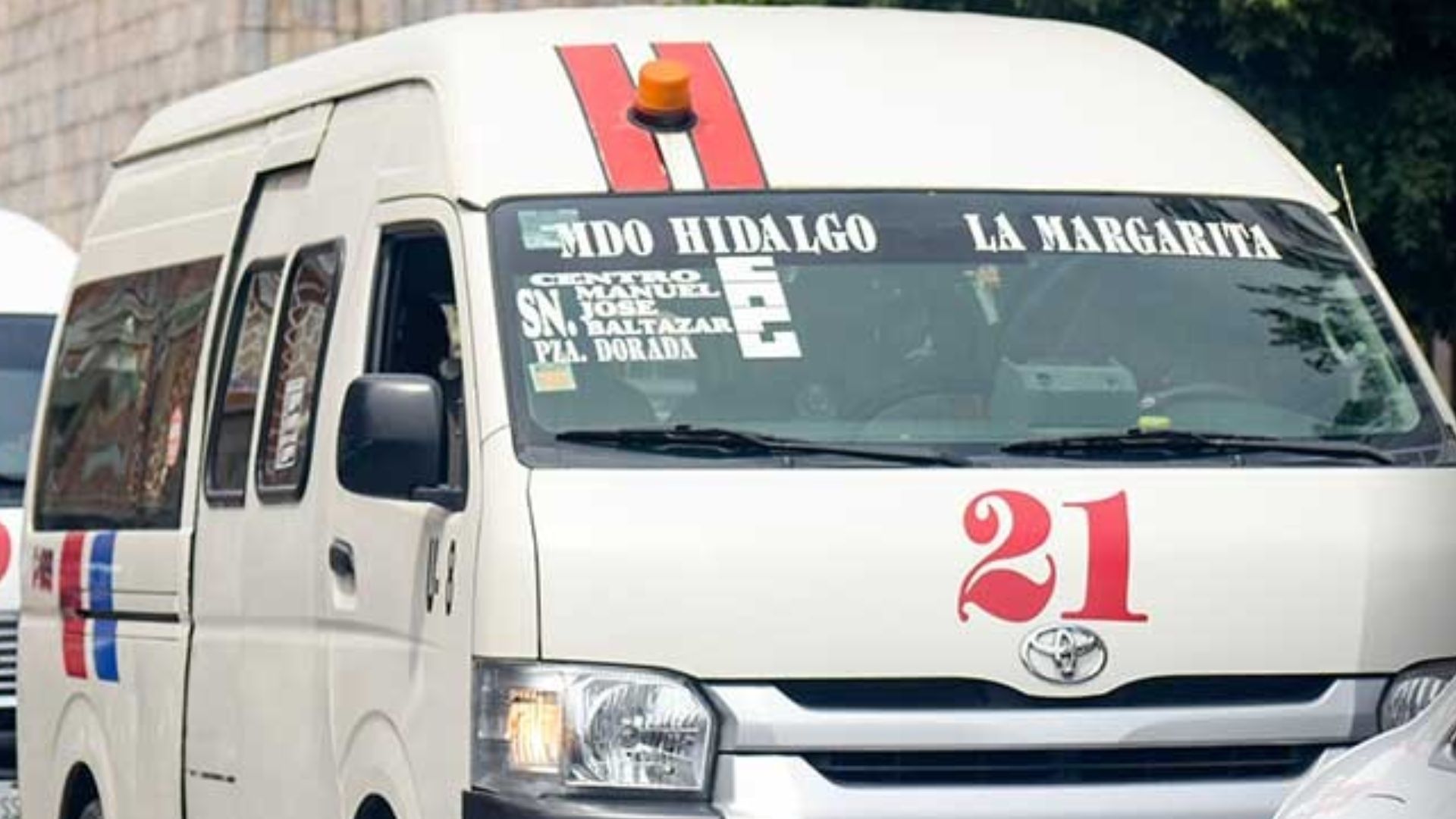 Dos hombres armados asaltaron a pasajeros que iban en unidad de la Ruta 21 