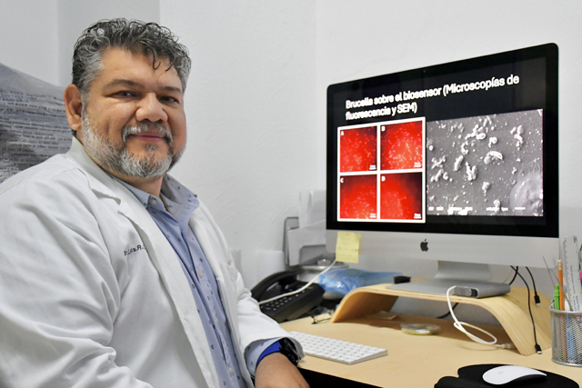 Investigador de Biología BUAP crea biosensores para detectar bacterias patógenas 