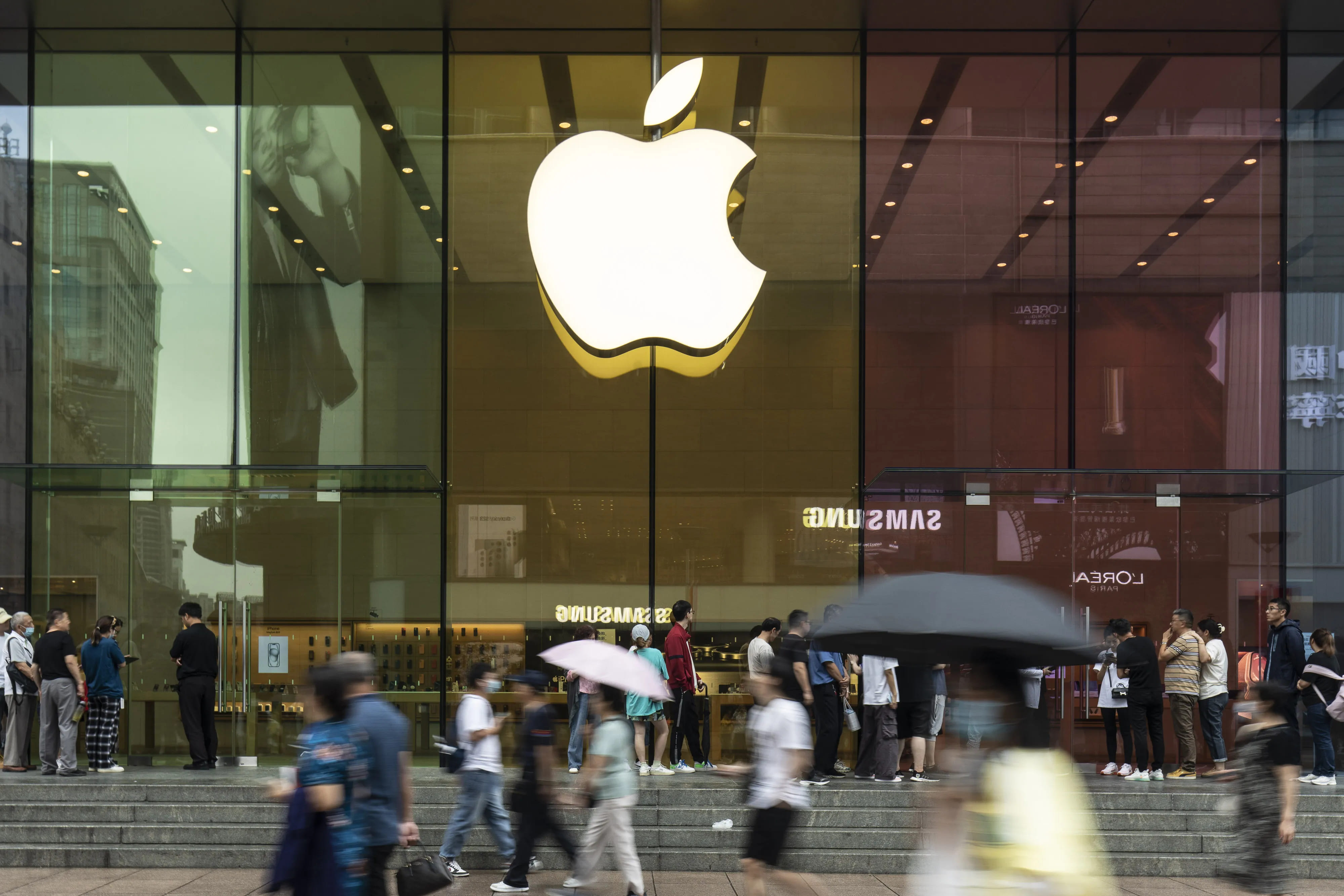 Apple roza los 4 billones de dólares en Bolsa gracias al éxito del iPhone 17