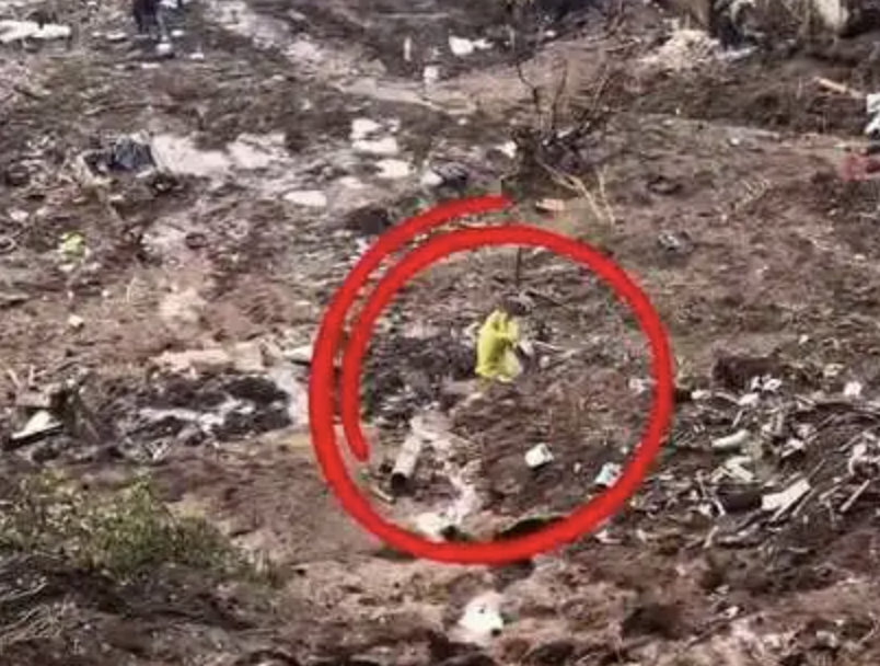 Tragedia en Huauchinango: hombre busca a su familia sepultada tras deslave