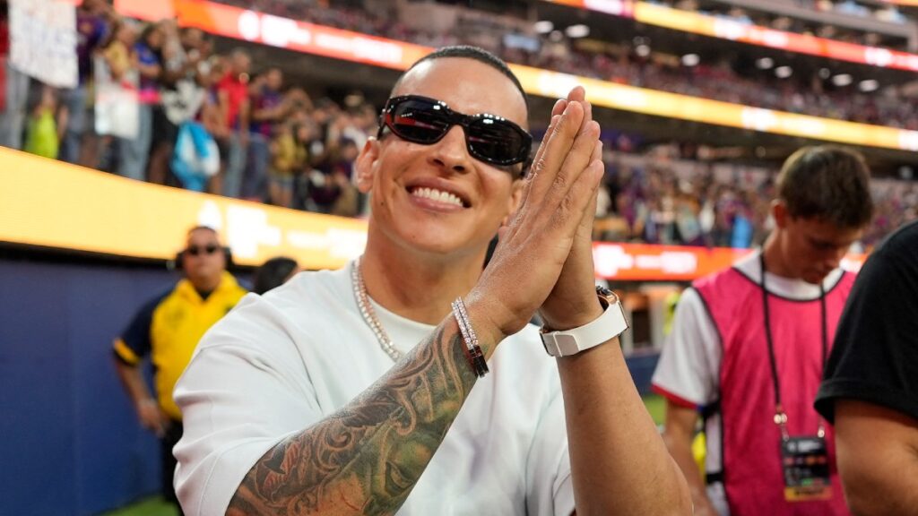 Daddy Yankee estrena su primer disco cristiano, Lamento en baile 