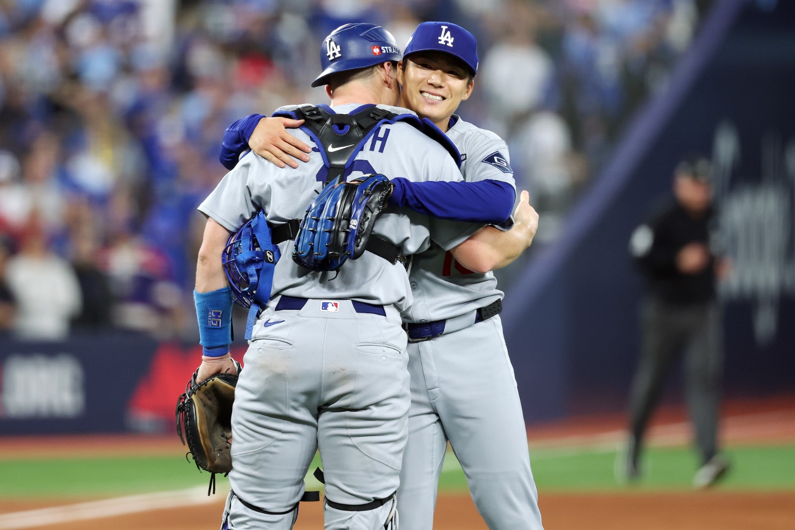 Joya de pitcheo de Yamamoto y Dodgers empareja la Serie Final