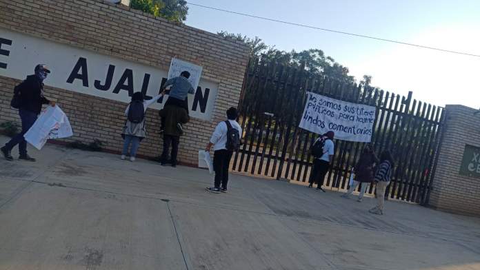 Estudiantes tomaron las instalaciones del Tecnológico de Ajalpan para exigir la destitución de la directora