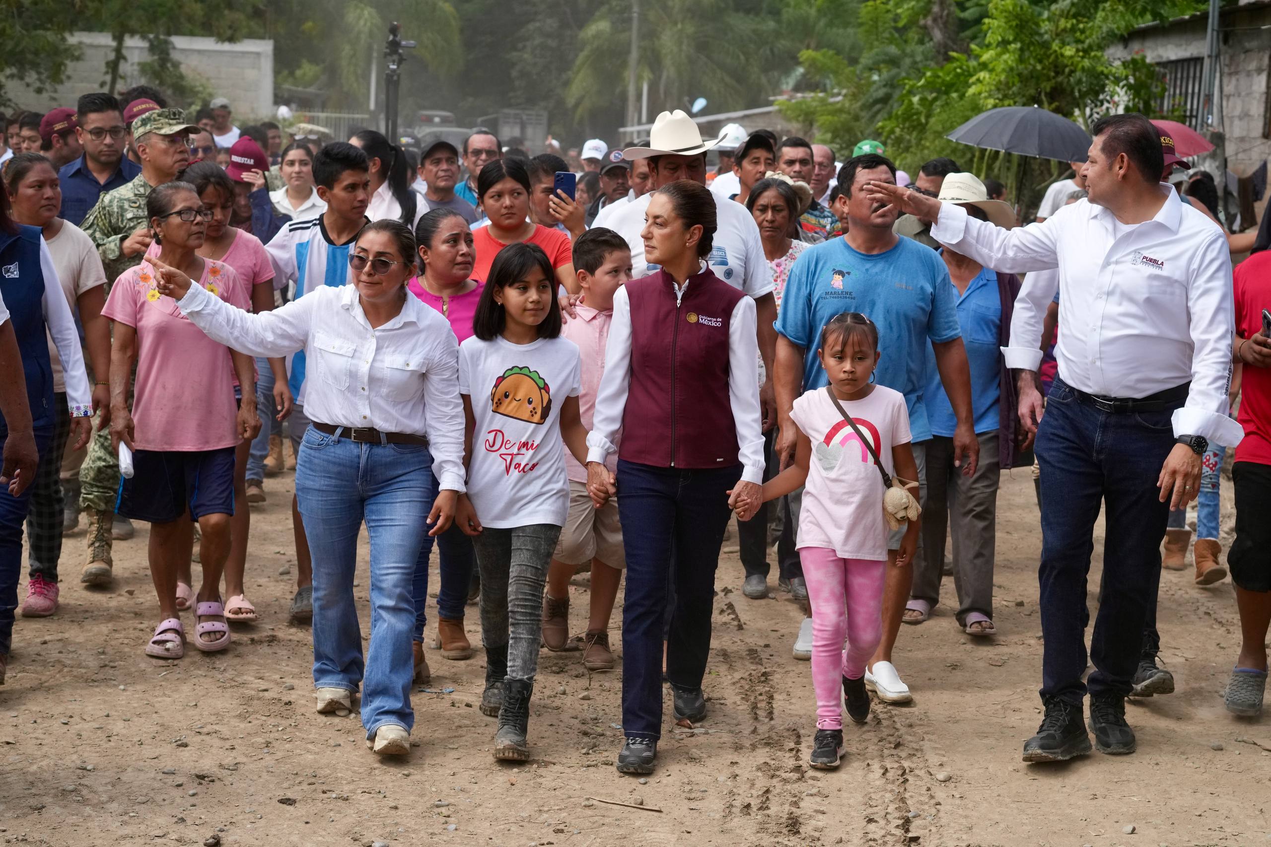 Sheinbaum visita hoy Puebla para supervisar labores de limpieza y entrega de apoyos 