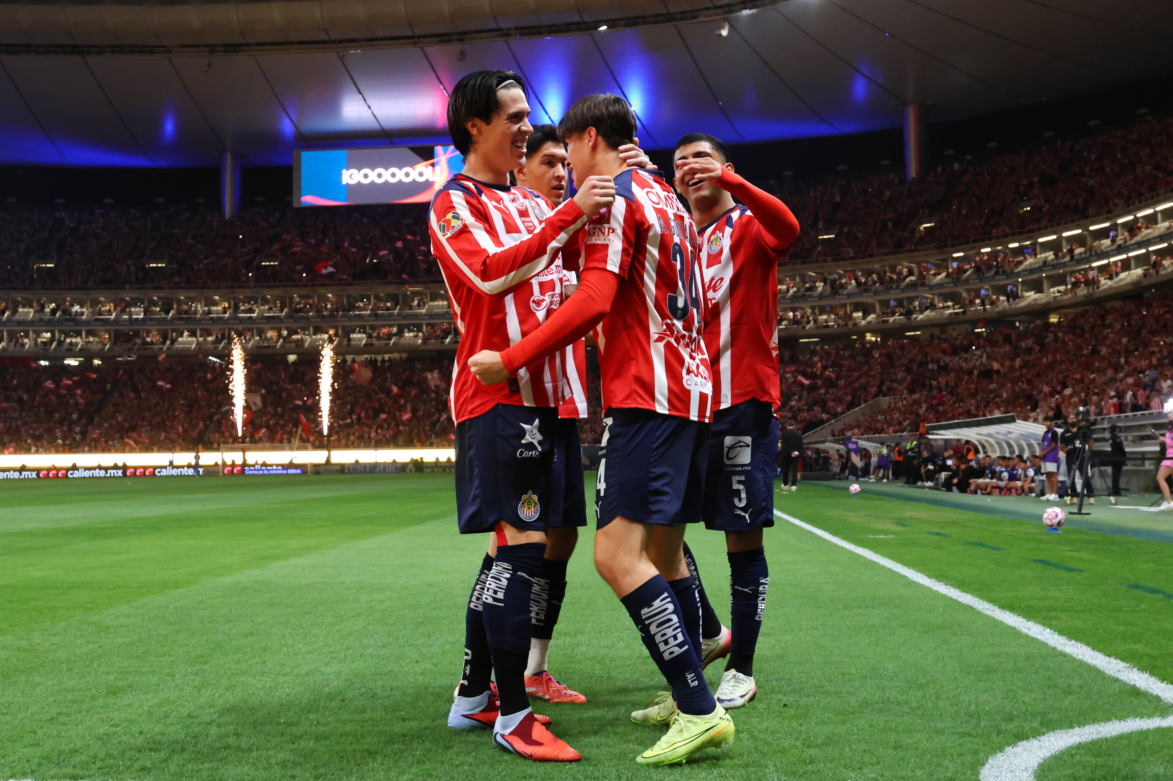 Hormiga Atómica, Chivas golea y se queda con el Clásico Tapatío
