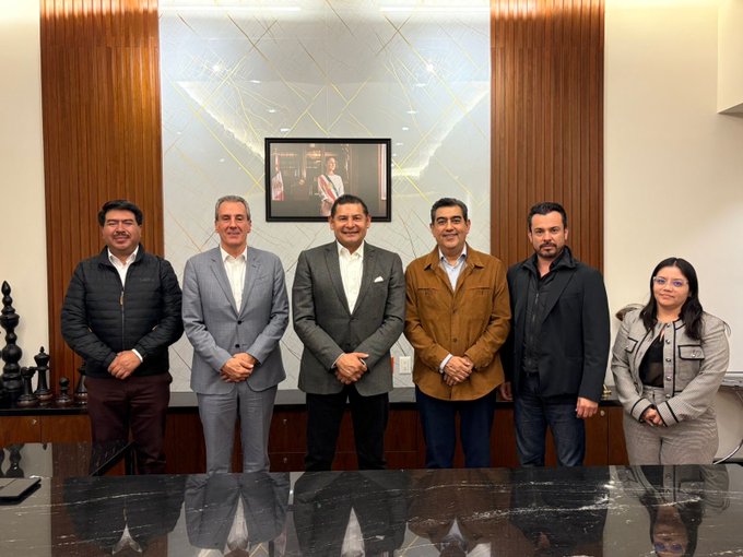 Abordan Armenta y Sergio Salomón temas de migración y mantenimiento carretero