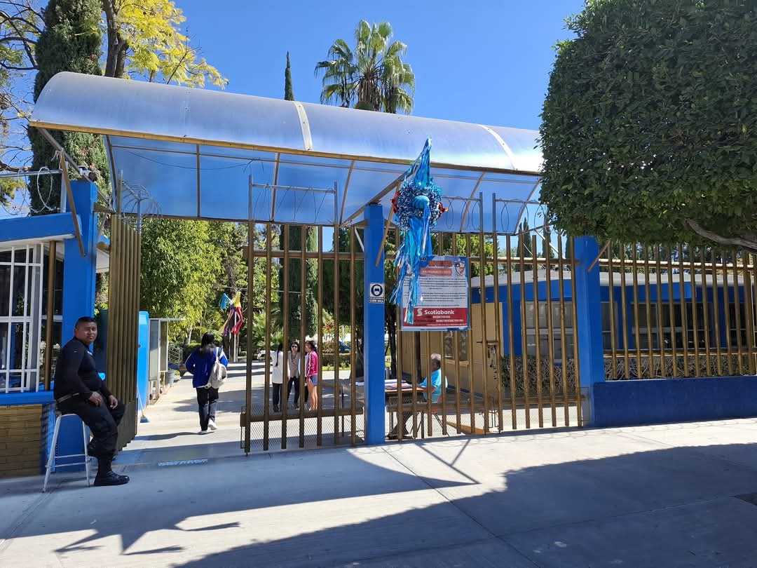 Suspenden clases en la prepa Federal en Tehuacán por brote de virus Coxsackie