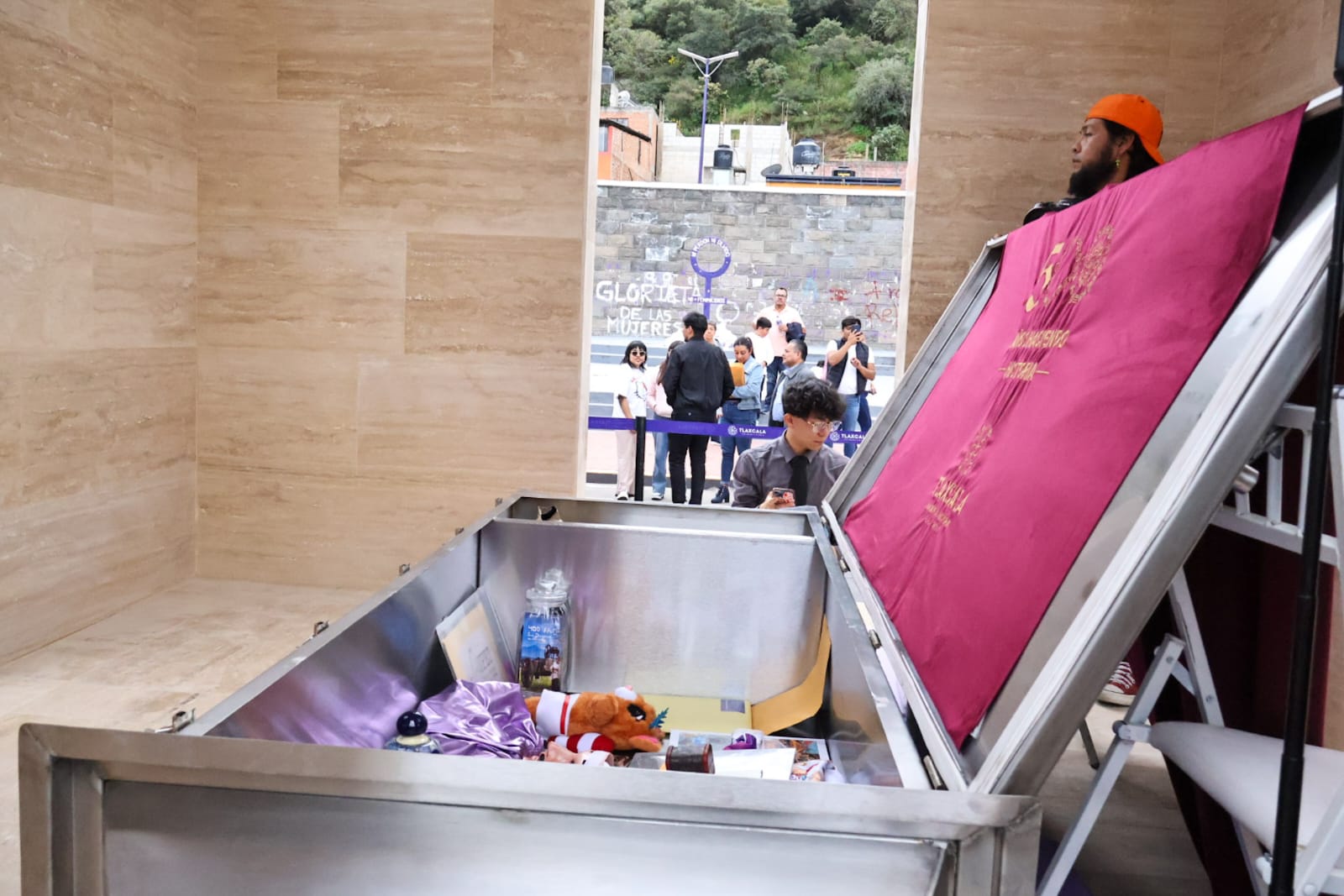 Tlaxcala guarda su historia para el futuro: cápsula del tiempo será abierta en 2075