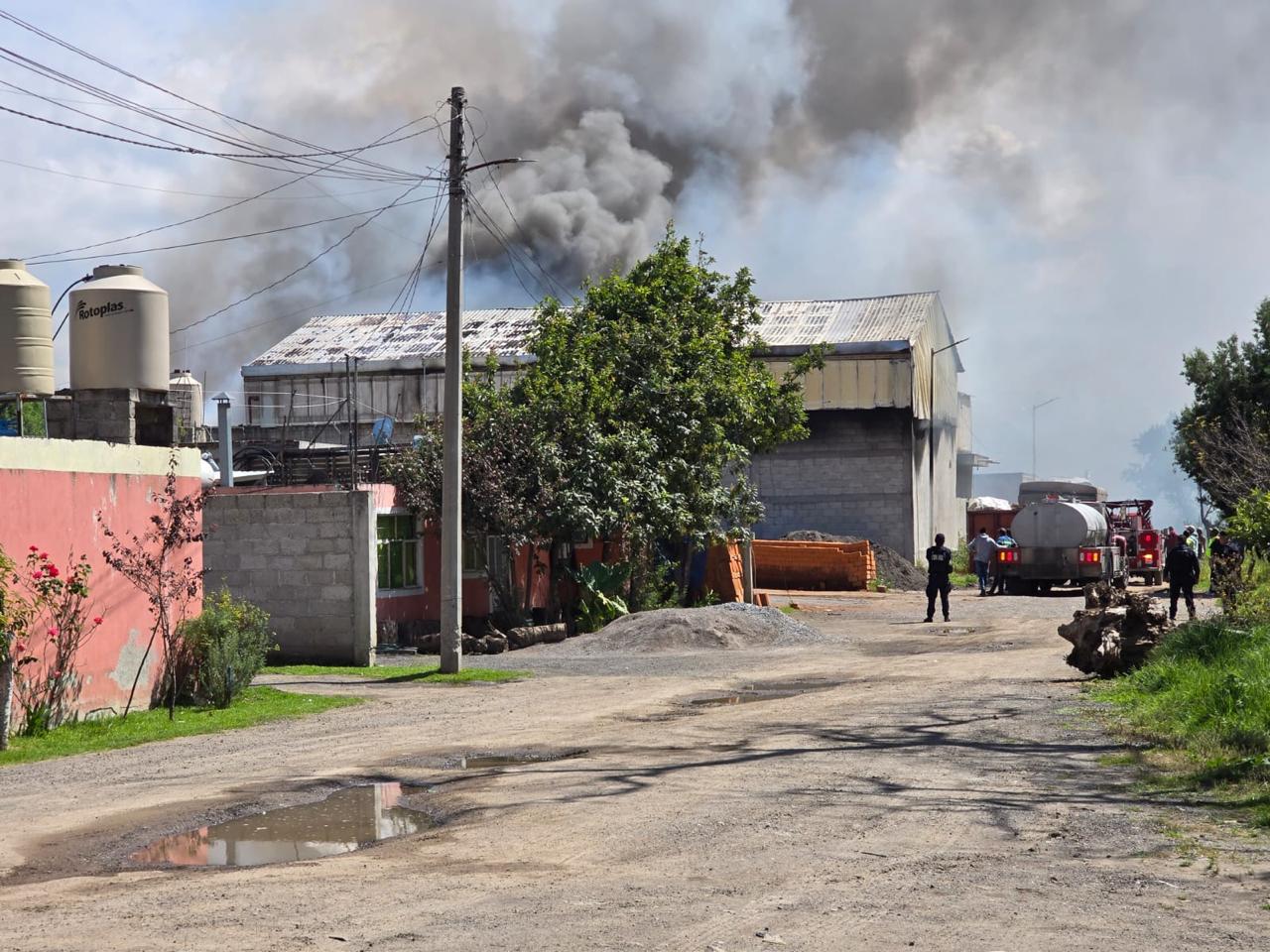 Se registra incendio en recicladora en Apizaco, Tlaxcala