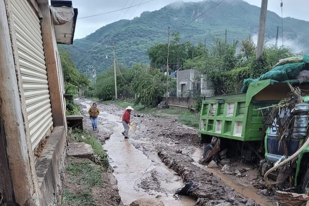 Continúa la suspensión de clases hasta este viernes en Sierra Norte y Nororiental por fuertes lluvias 