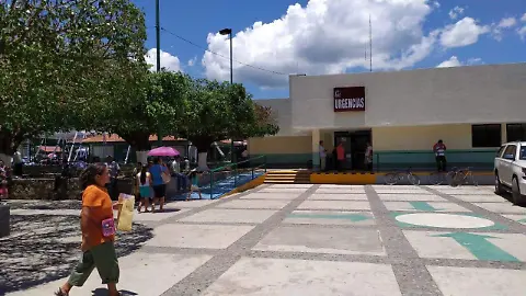 Evacuan a 17 pacientes del Hospital La Ceiba por colapso de barda 