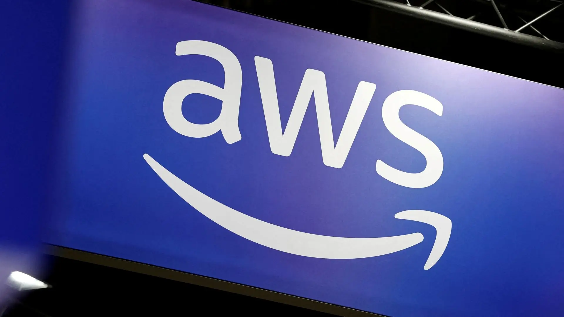 Reportan nueva caída de AWS en Amazon; niega fallos a servidores 