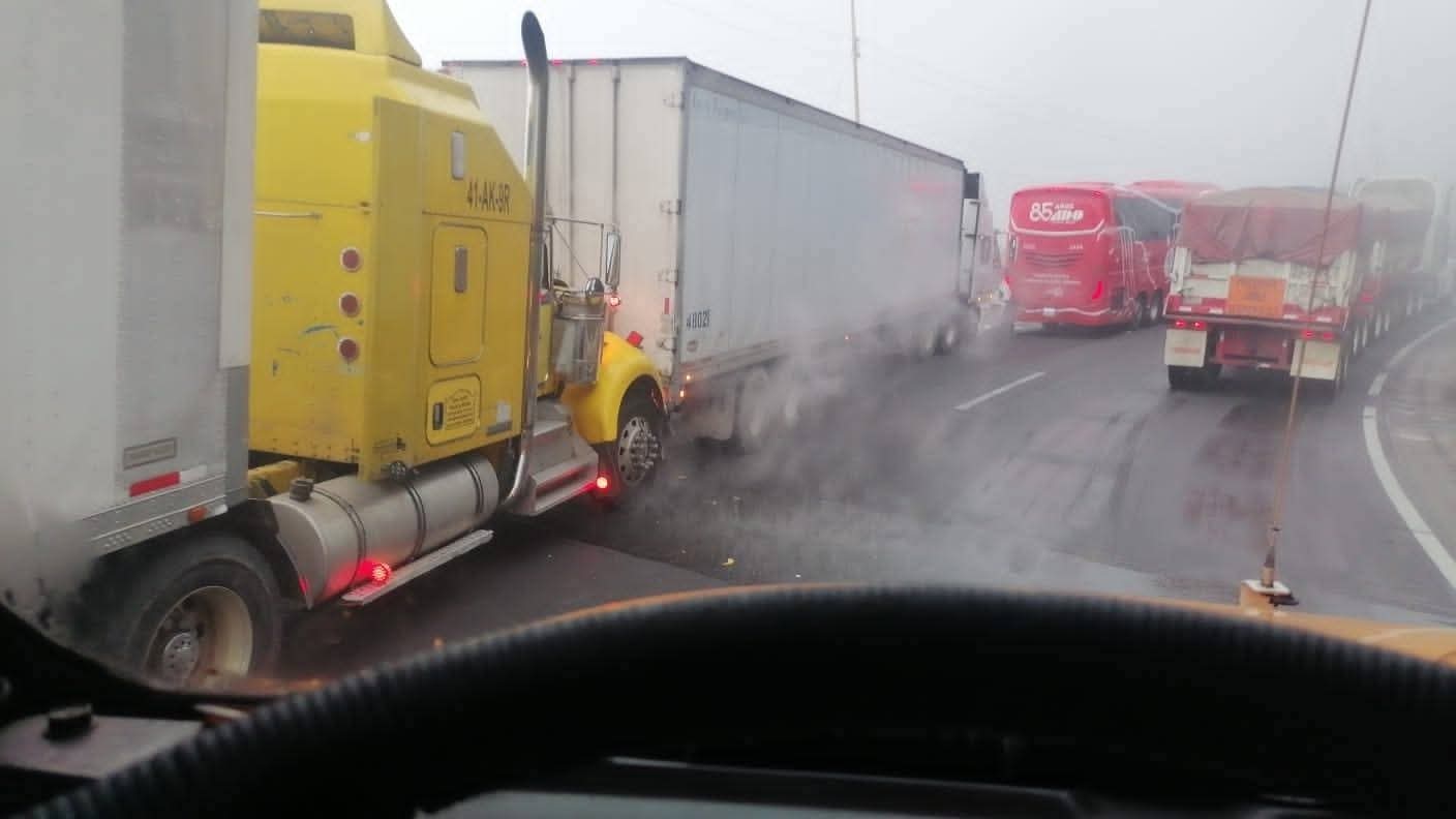 Accidente múltiple sobre la Puebla-Orizaba mantiene cerrada autopista 