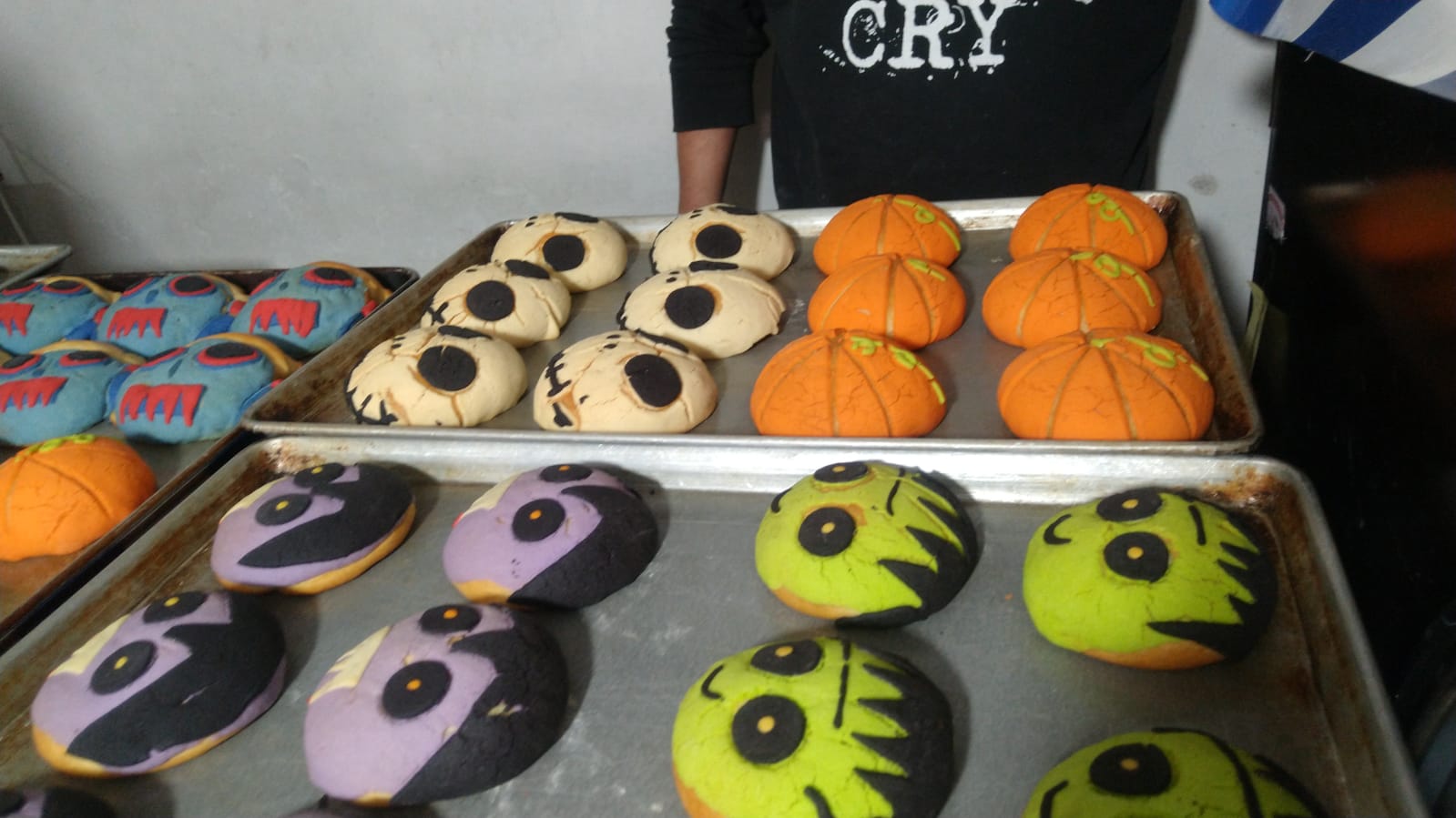 Panadería la Herencia JD lista con pan innovador para dar color a las ofrendas