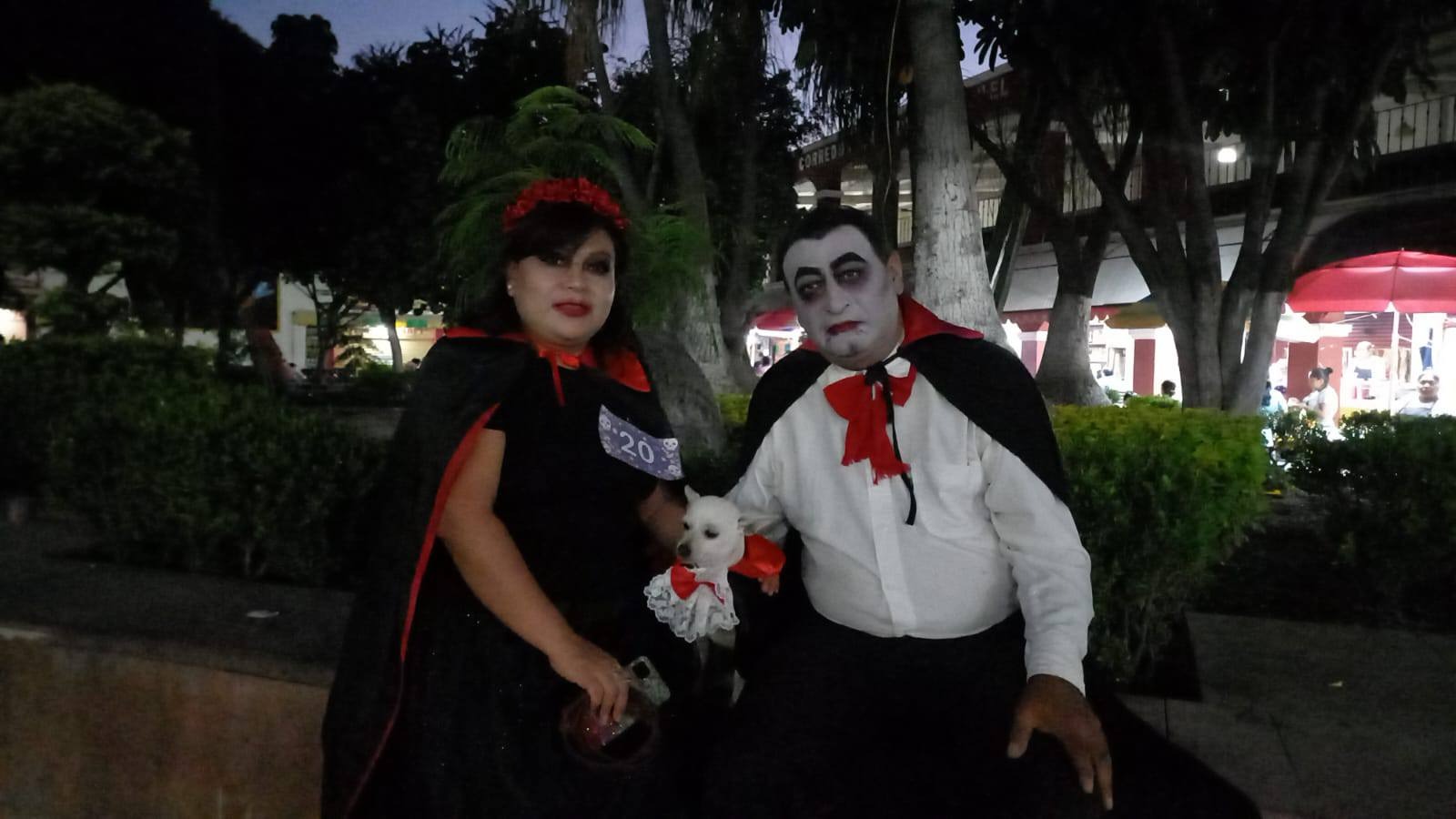 Realiza pasarela de mascotas en Izúcar 