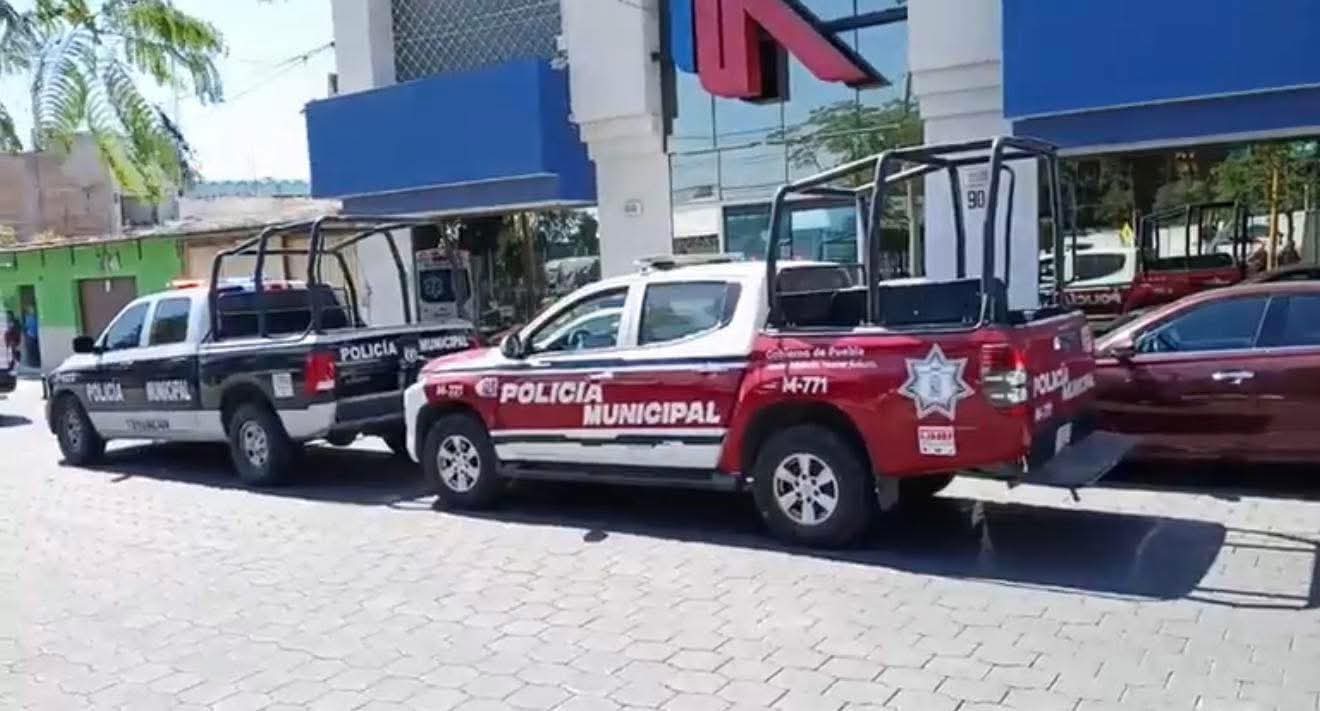 Asaltan con violencia oficinas de Grupo Amaro Refaccionarias en Tehuacán