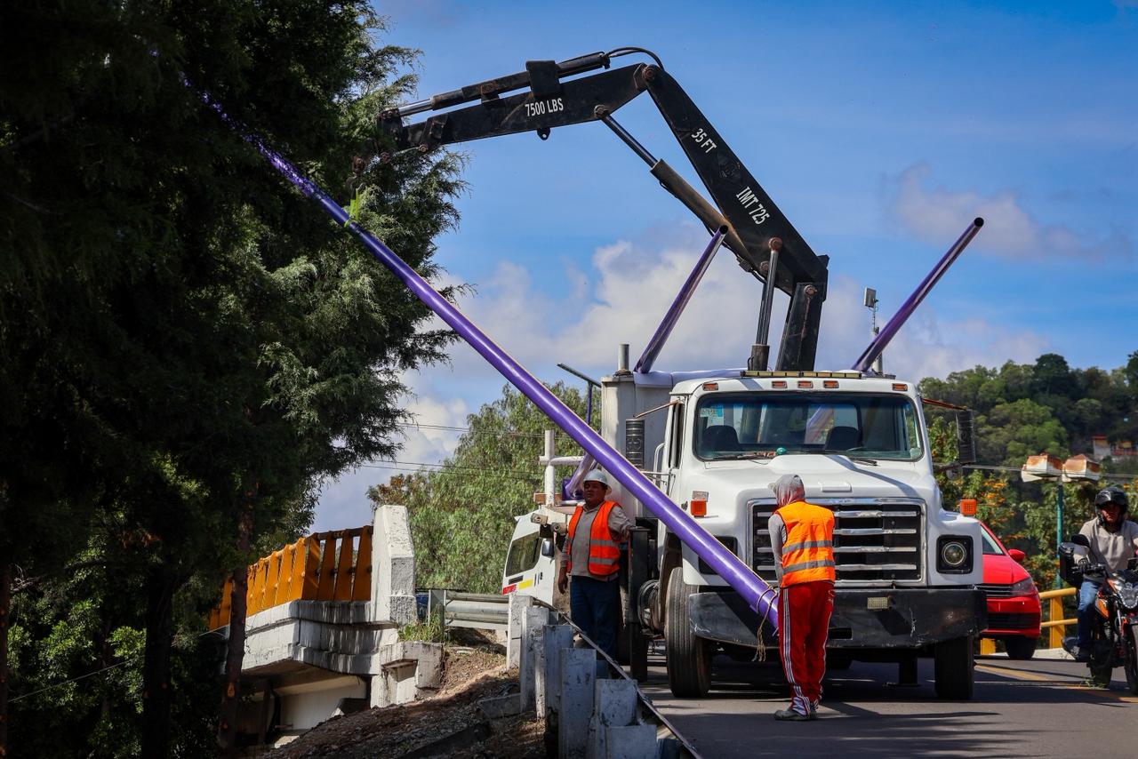 Instalan luminarias solares sobre la Avenida Tlahuicole en Tlaxcala