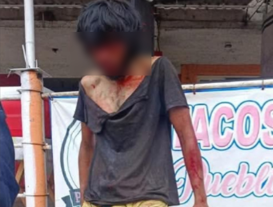 Detienen y golpean a presunto ladrón en colonia de Huauchinango 