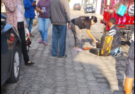El Piñas, vendedor de frutas agredido en Tehuacán, sufre accidente vial
