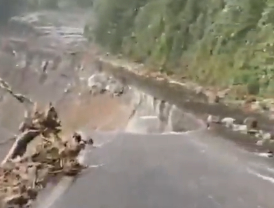 Pahuatlán, incomunicado tras la creciente del río San Marcos