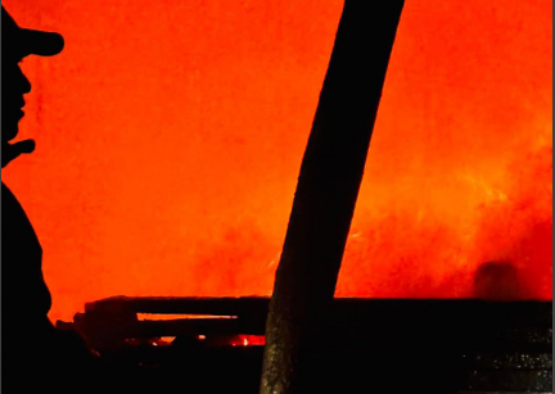 Vecinos y autoridades logran controlar incendio nocturno en Tepeojuma