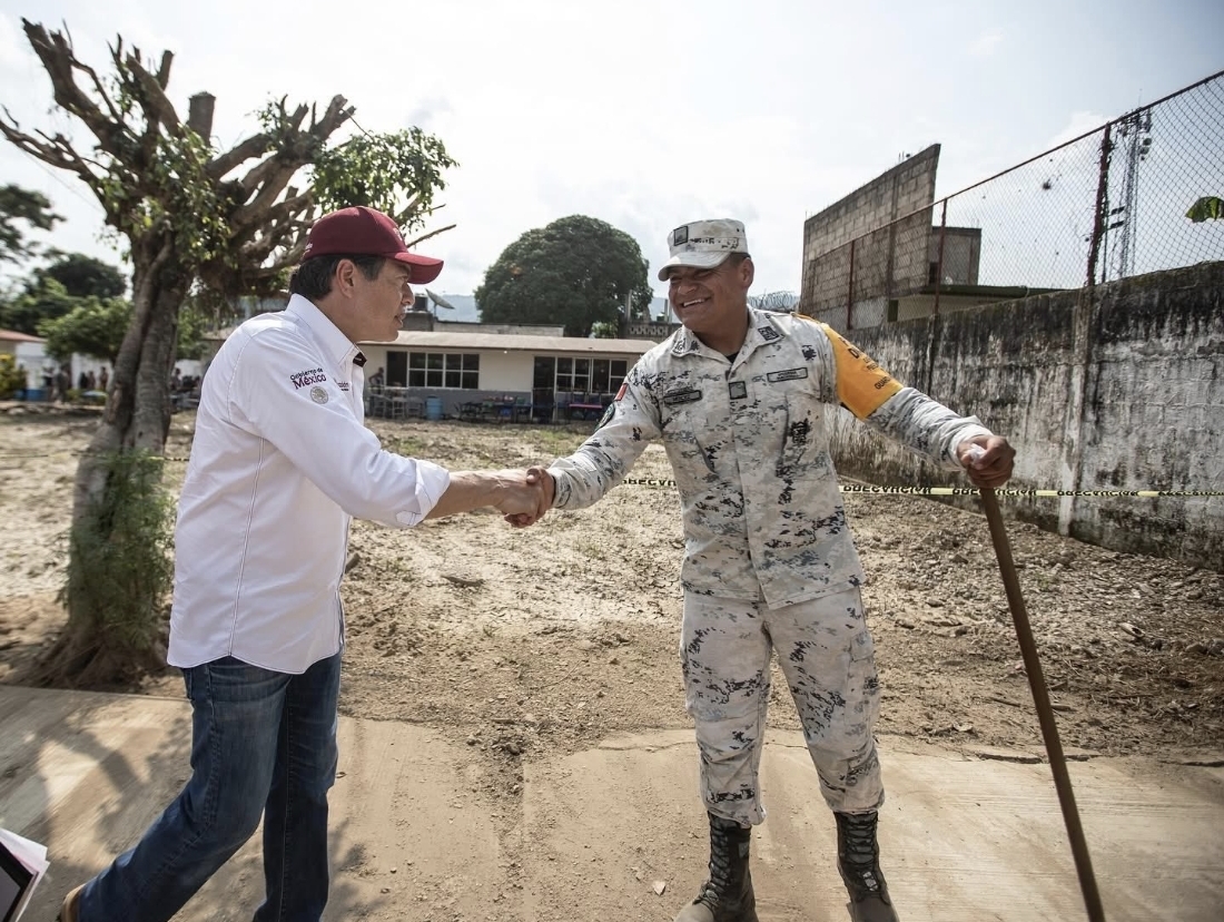 El secretario de Educación, Mario Delgado recorre Xicotepec